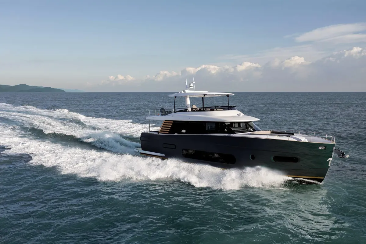 AZIMUT MAGELLANO 66
