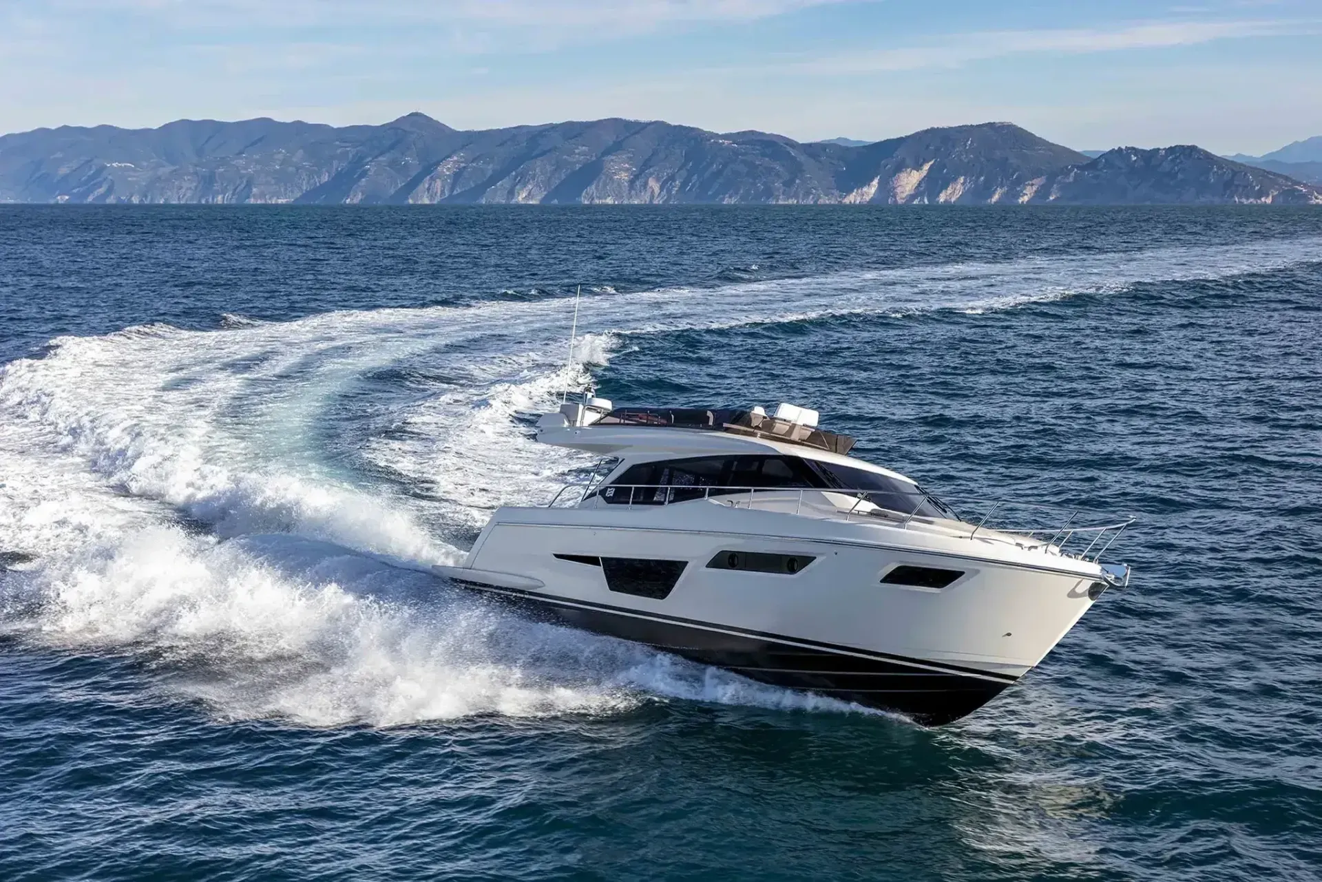 SPEAK TO OUR MARINE SPECIALISTS
