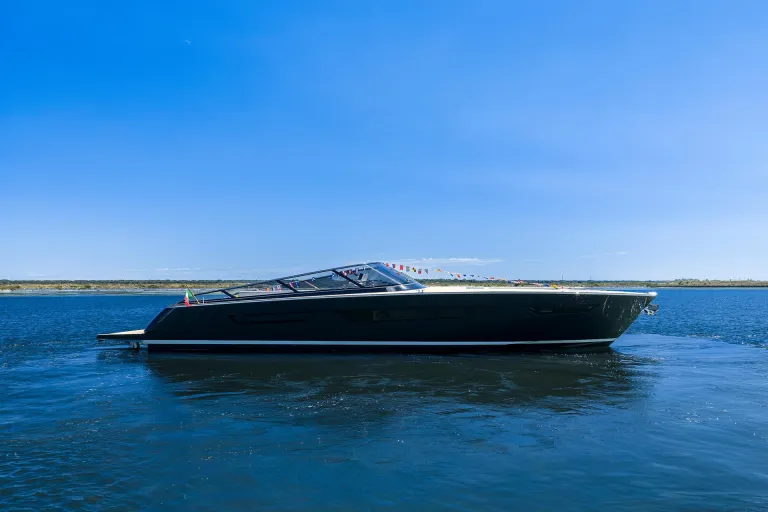 First Itama 70 Touches the Water in Ravenna