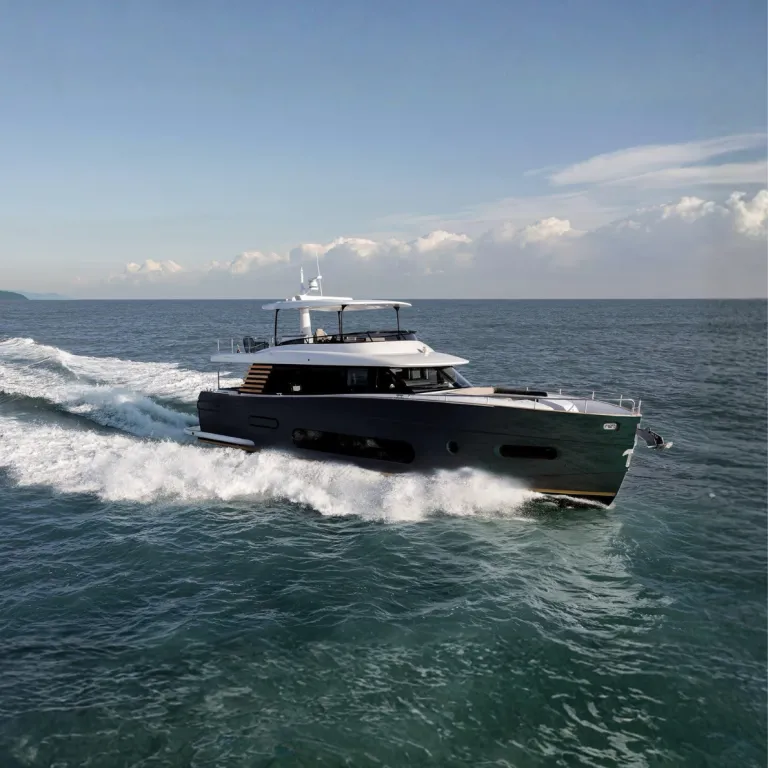 AZIMUT MAGELLANO 66