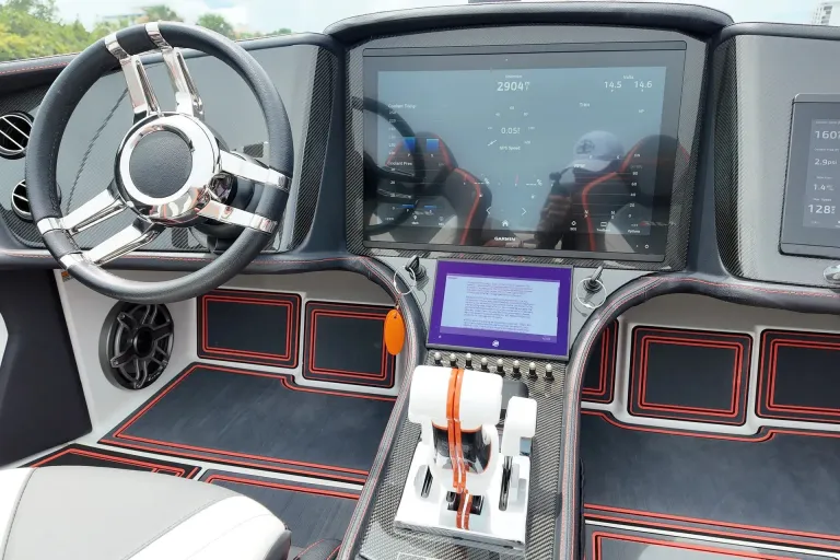 MTI 440X Catamaran