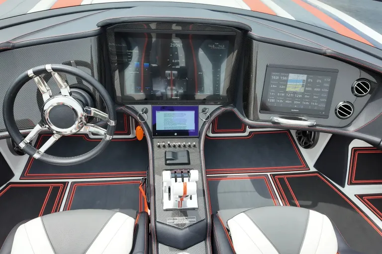 MTI 440X Catamaran