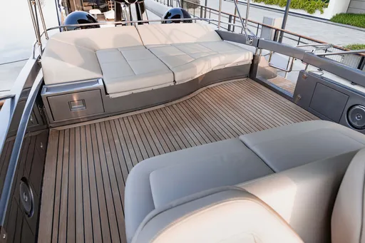 PERSHING 8X
