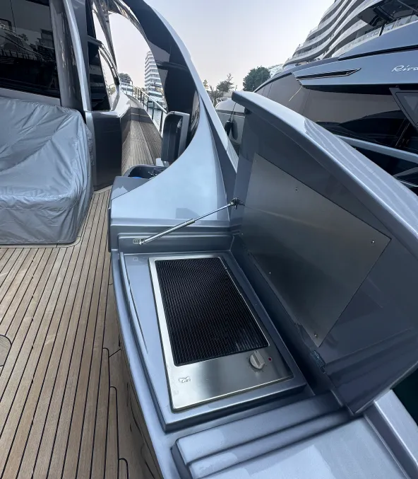 PERSHING 8X