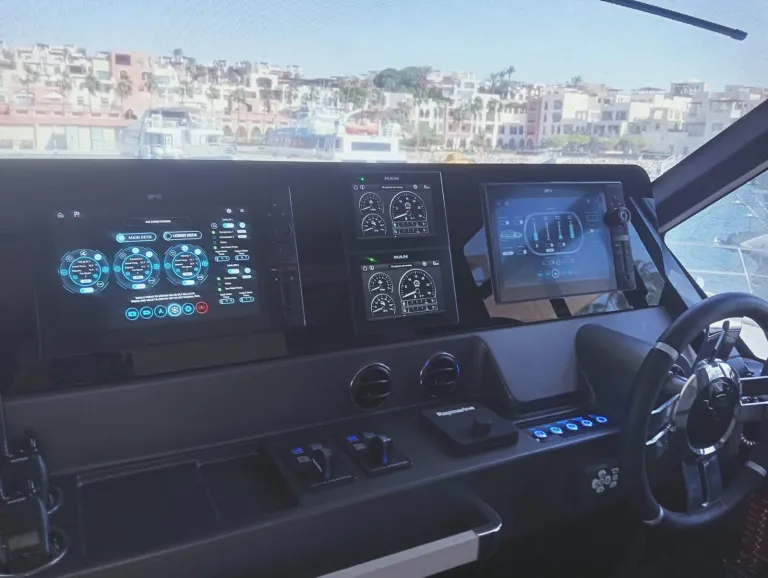 AZIMUT MAGELLANO 66