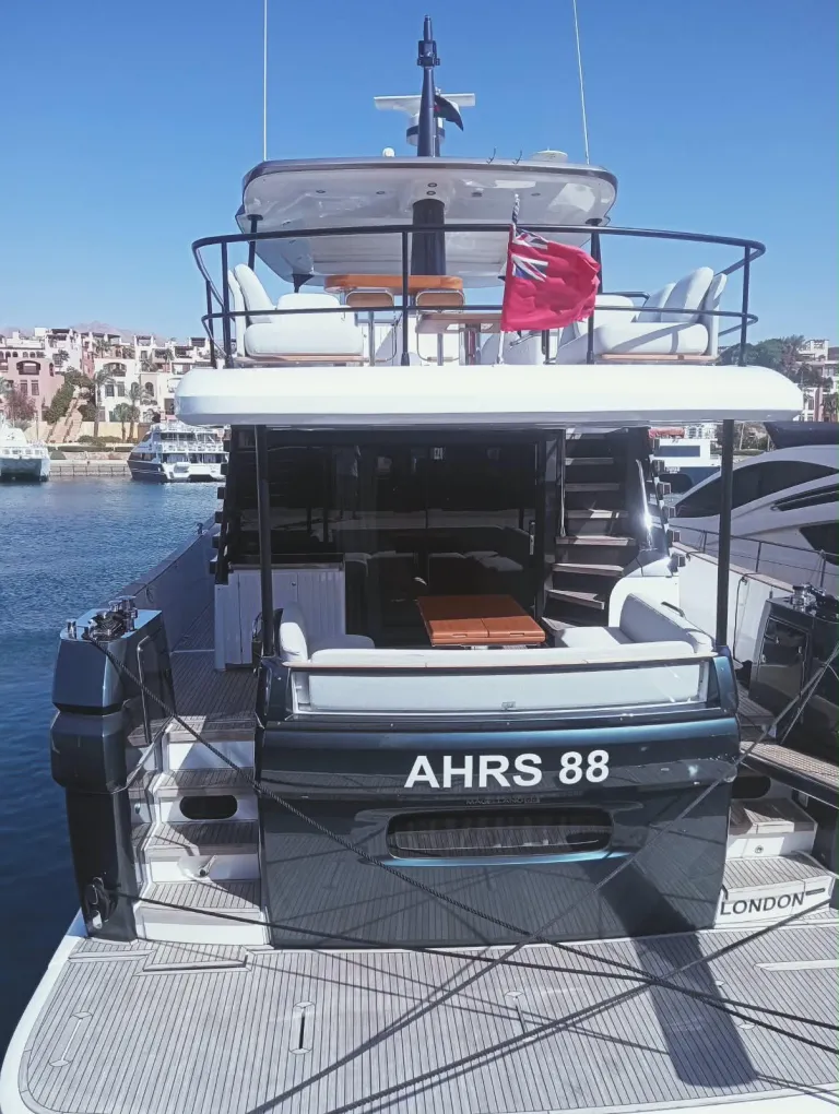 AZIMUT MAGELLANO 66