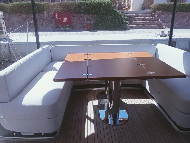 AZIMUT MAGELLANO 66
