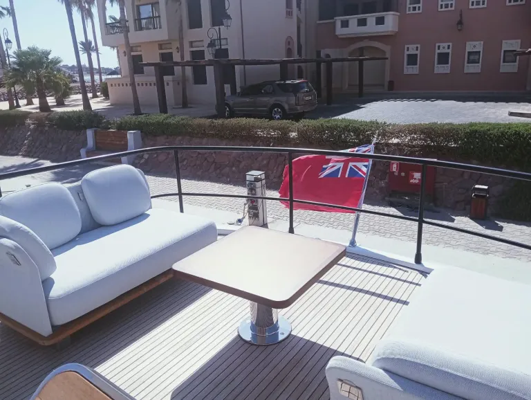 AZIMUT MAGELLANO 66