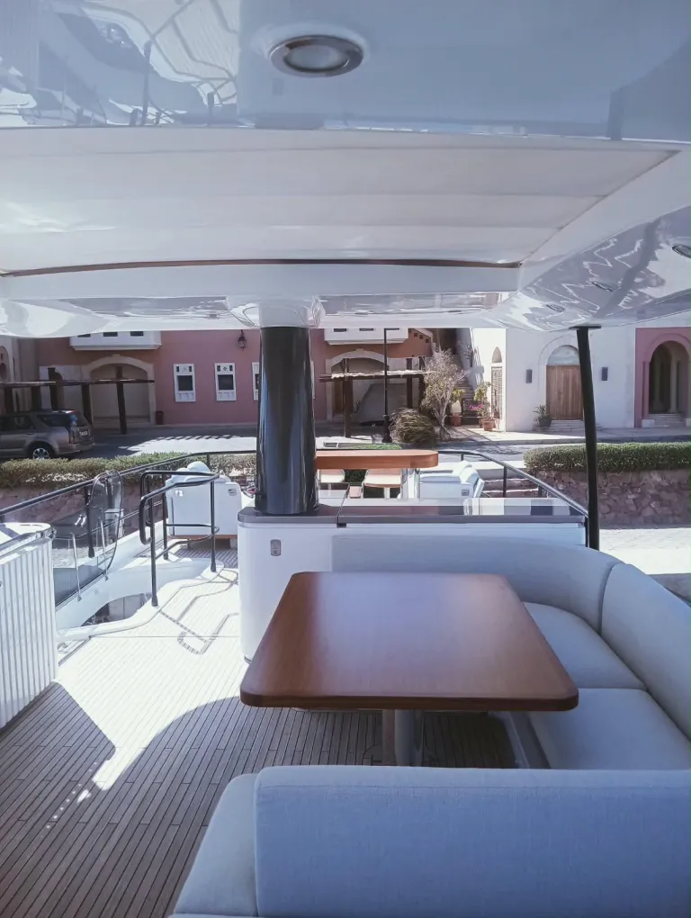 AZIMUT MAGELLANO 66