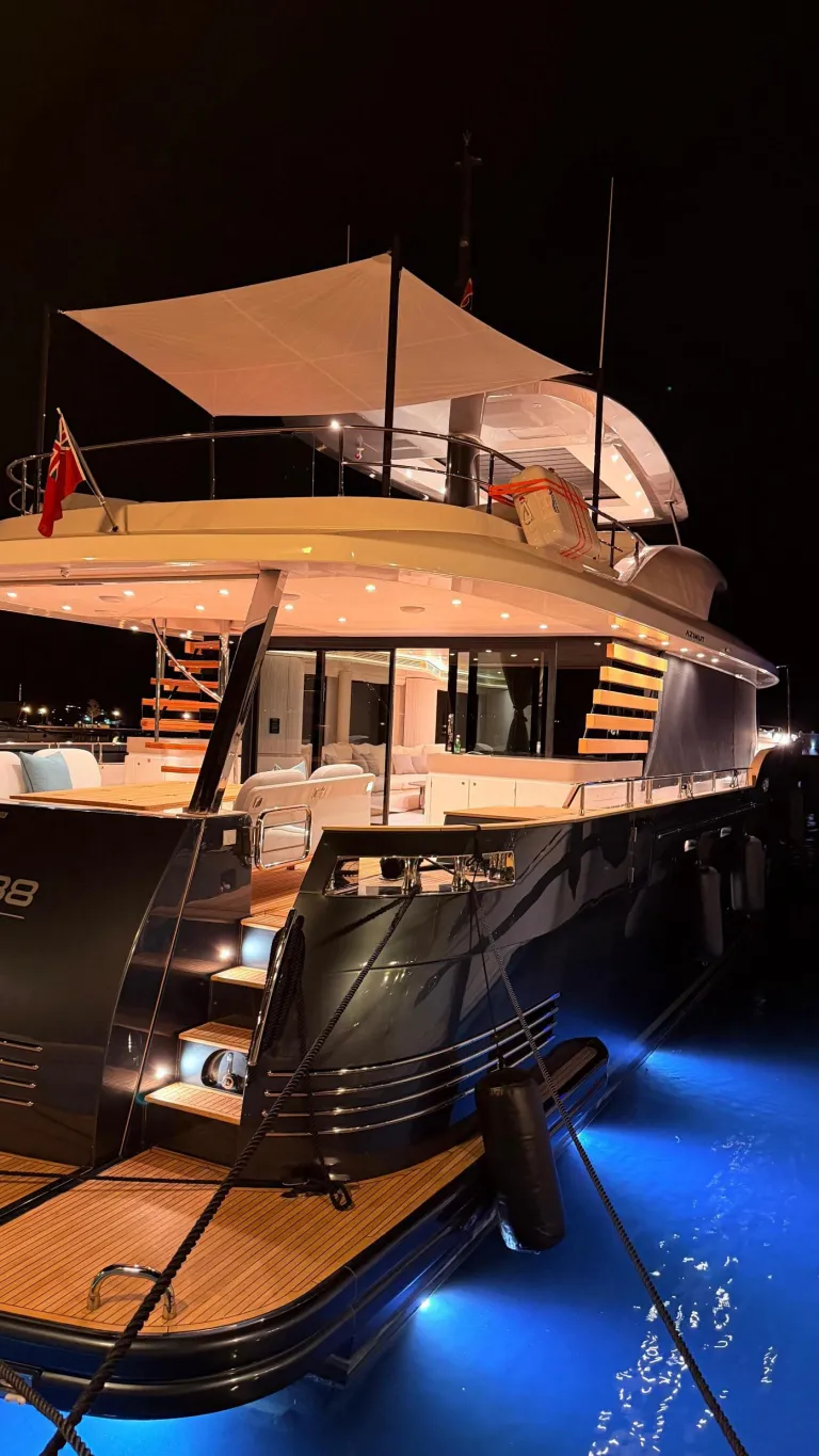 AZIMUT MAGELLANO 25
