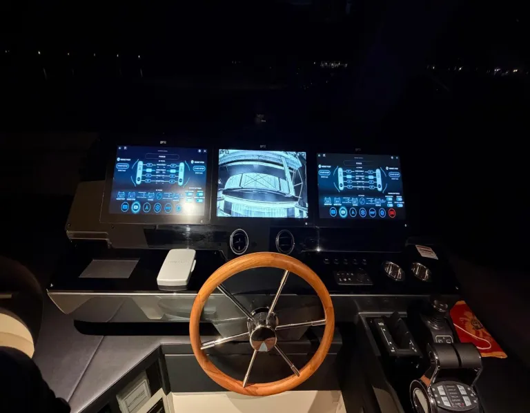AZIMUT MAGELLANO 25